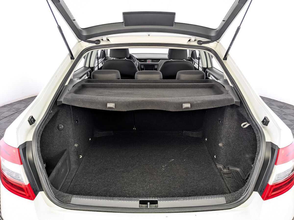 Б/У Шкода Октавия 2019 года. Фото: #9