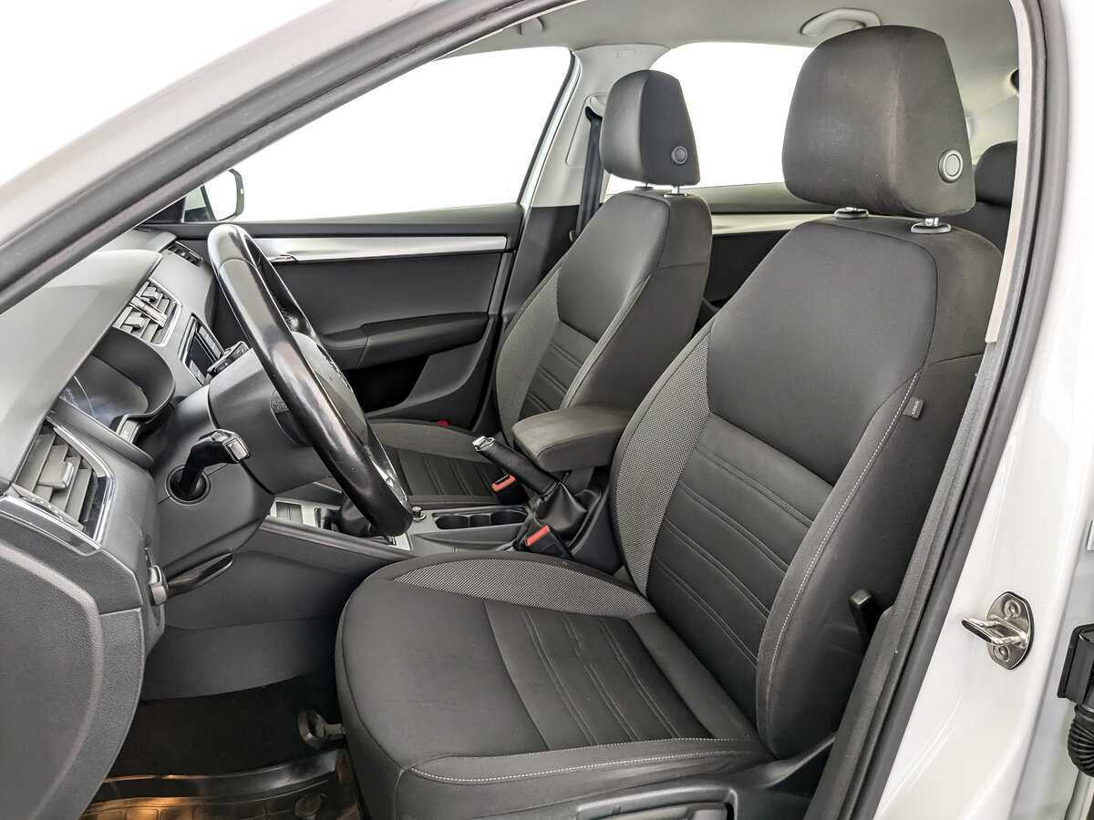 Б/У Шкода Октавия 2019 года. Фото: #17