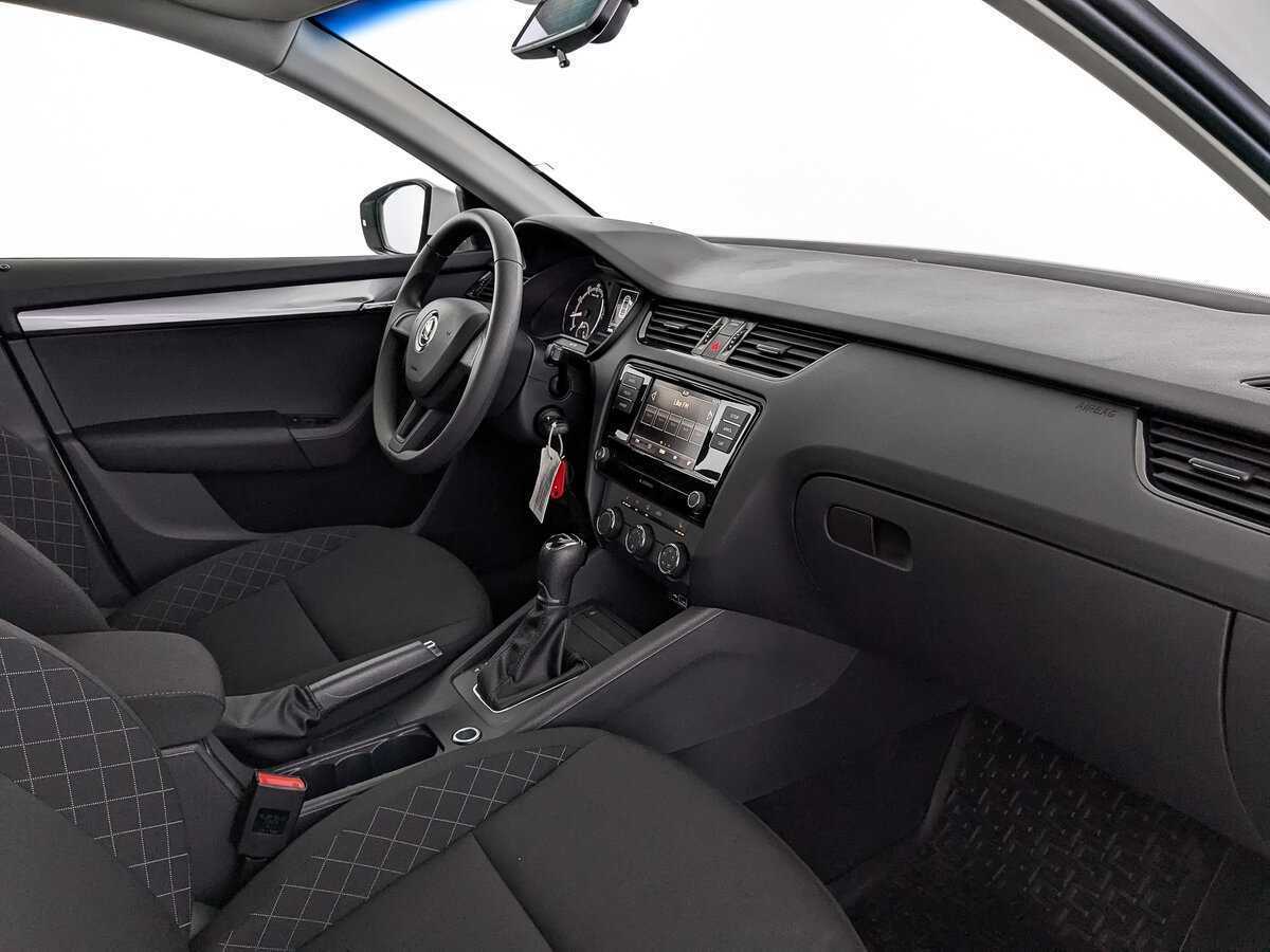 Б/У Шкода Октавия 2019 года. Фото: #10