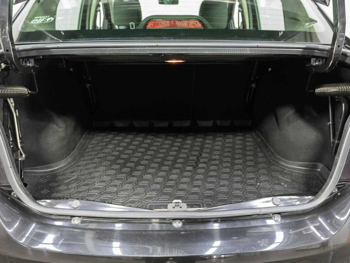 Б/У Рено Логан 2018 года. Фото: #23