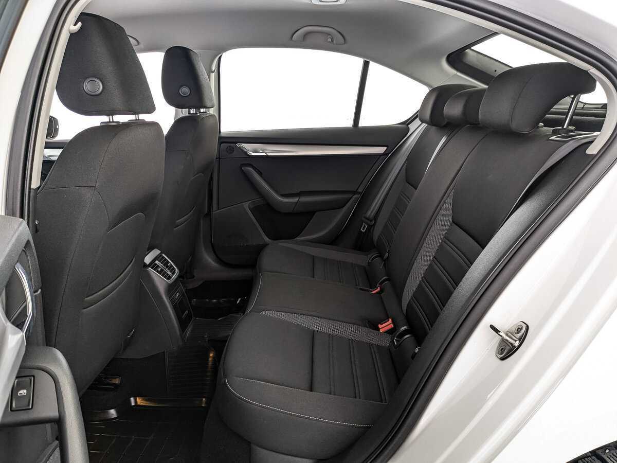 Б/У Шкода Октавия 2019 года. Фото: #17