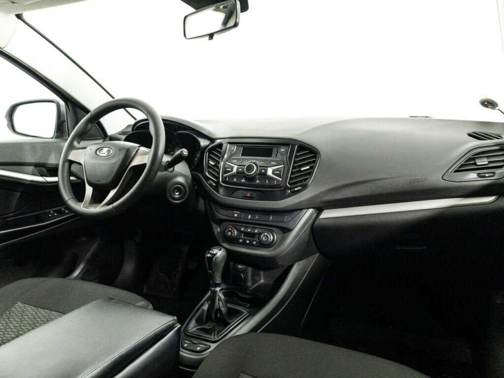 Б/У Лада (ВАЗ) Веста 2017 года. Фото: #8