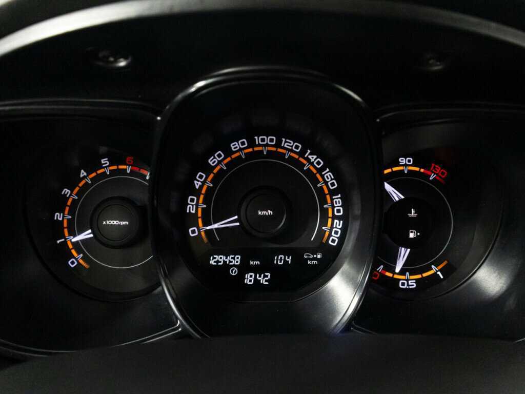 Б/У Лада (ВАЗ) Веста 2017 года. Фото: #11