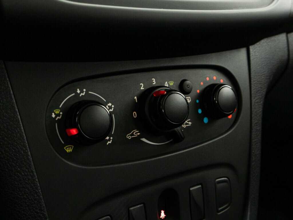 Б/У Рено Сандеро 2016 года. Фото: #14