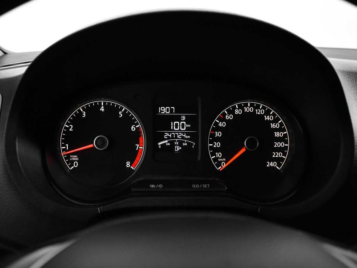 Б/У Фольксваген Поло 2017 года. Фото: #10