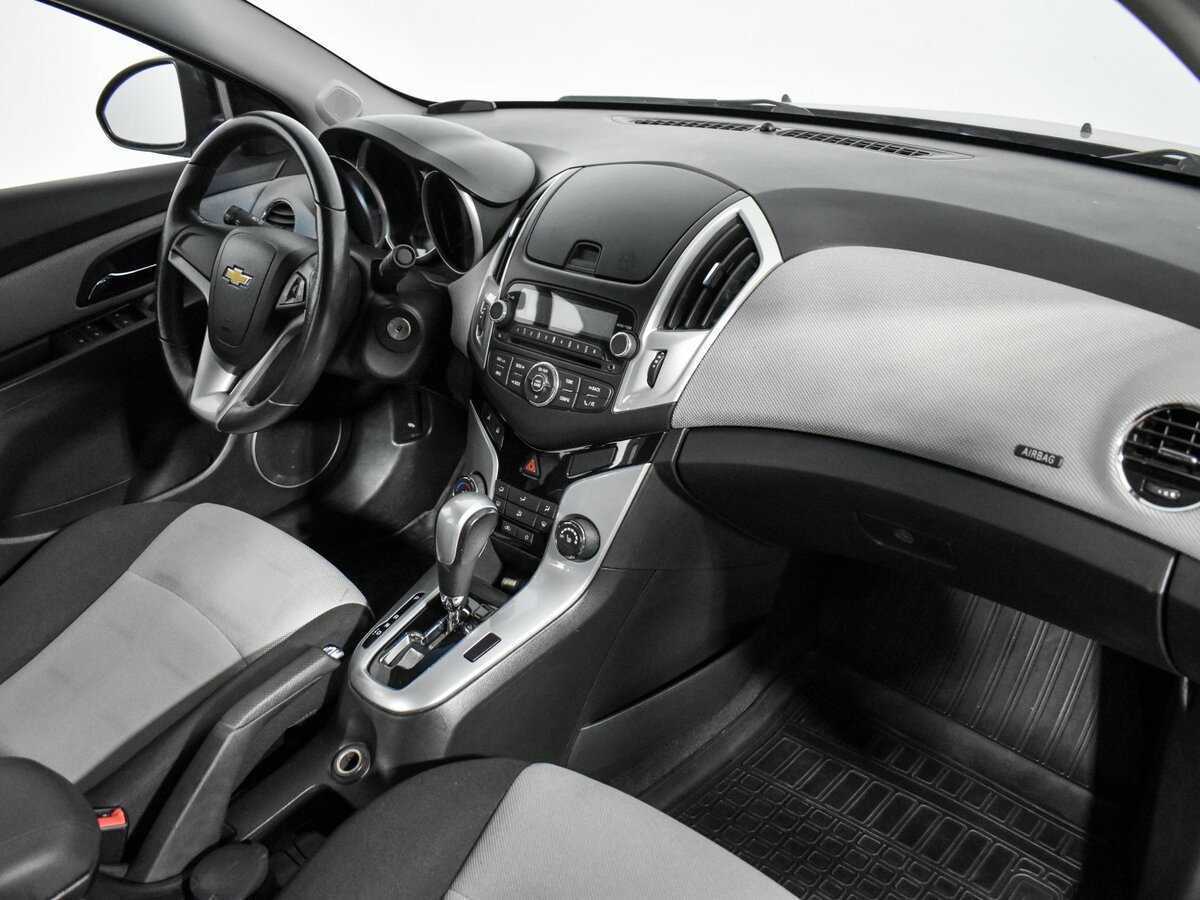 Б/У Шевроле Круз 2013 года. Фото: #13