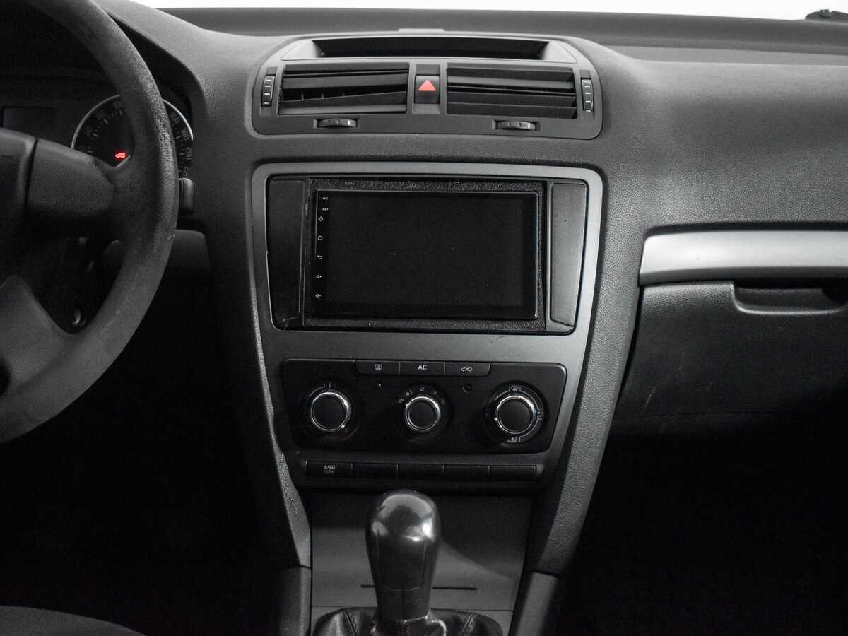 Б/У Шкода Октавия 2012 года. Фото: #12