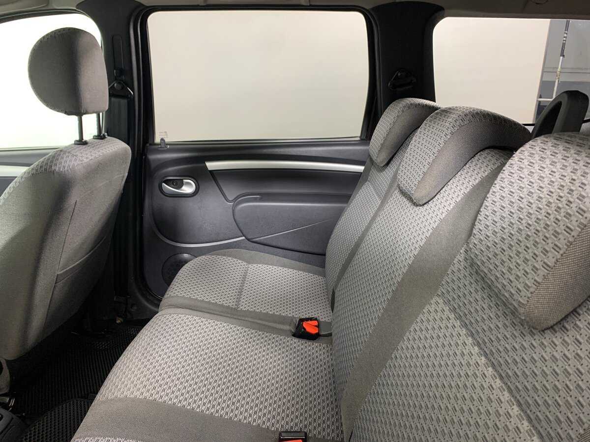 Б/У Лада (ВАЗ) Ларгус 2015 года. Фото: #18