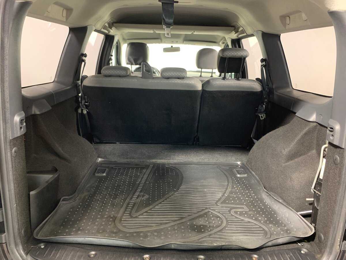 Б/У Лада (ВАЗ) Ларгус 2015 года. Фото: #19