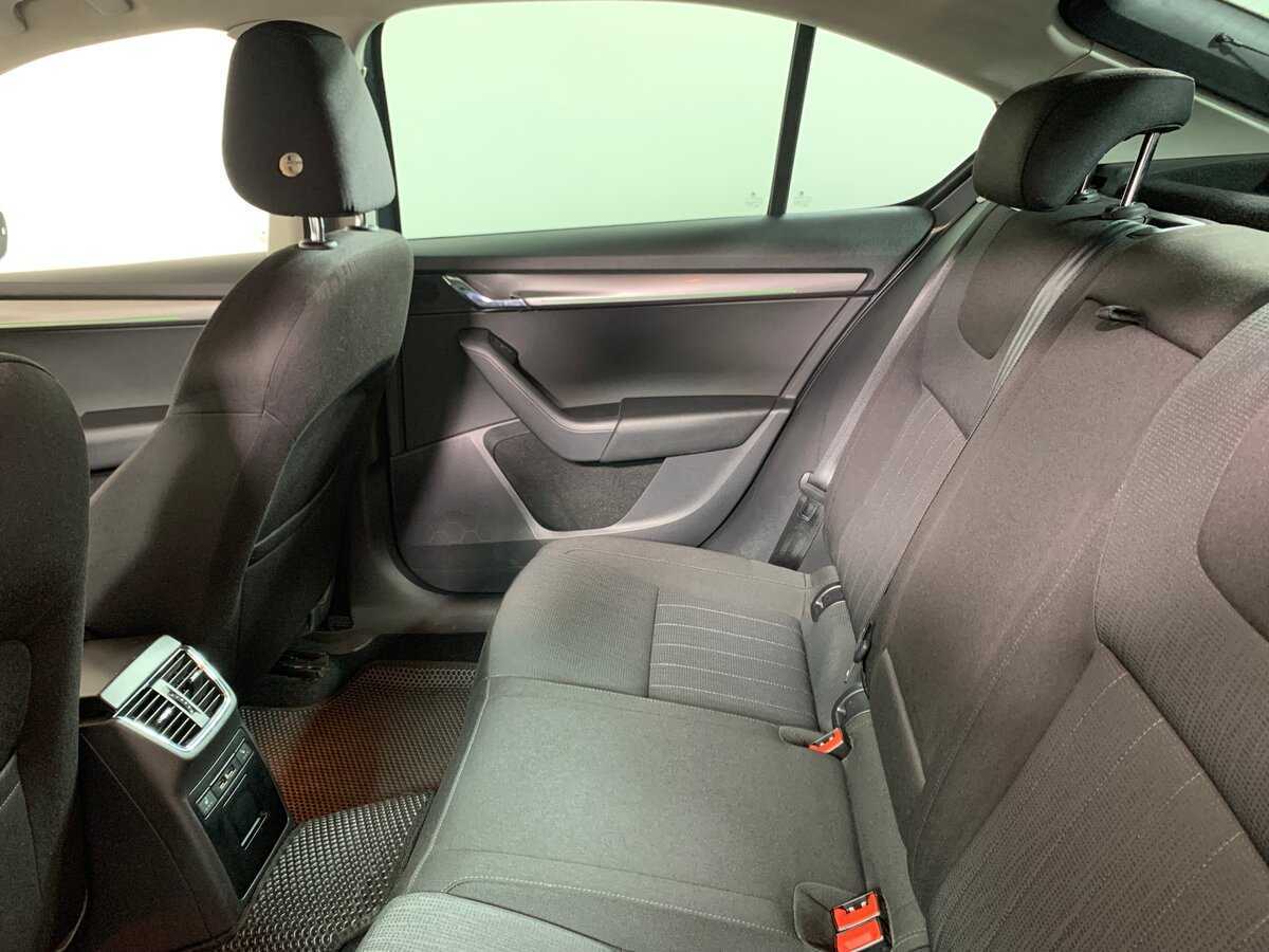 Б/У Шкода Октавия 2018 года. Фото: #18