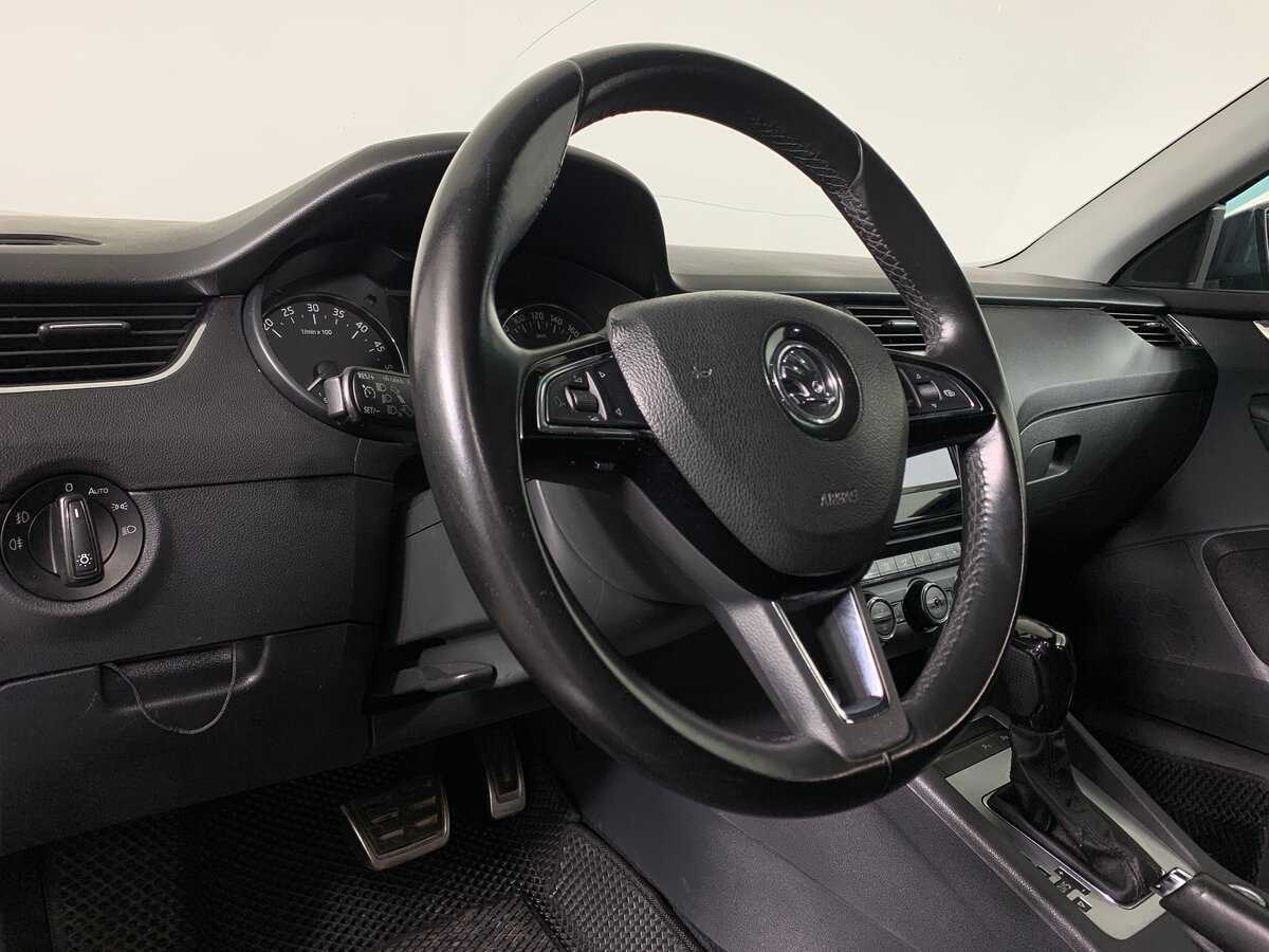 Б/У Шкода Октавия 2017 года. Фото: #11