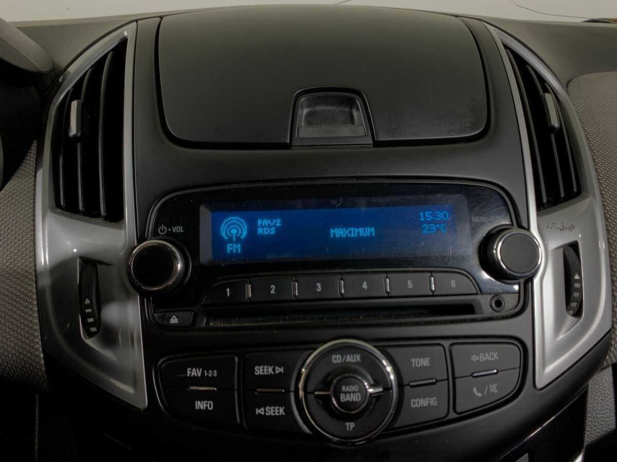 Б/У Шевроле Круз 2013 года. Фото: #13