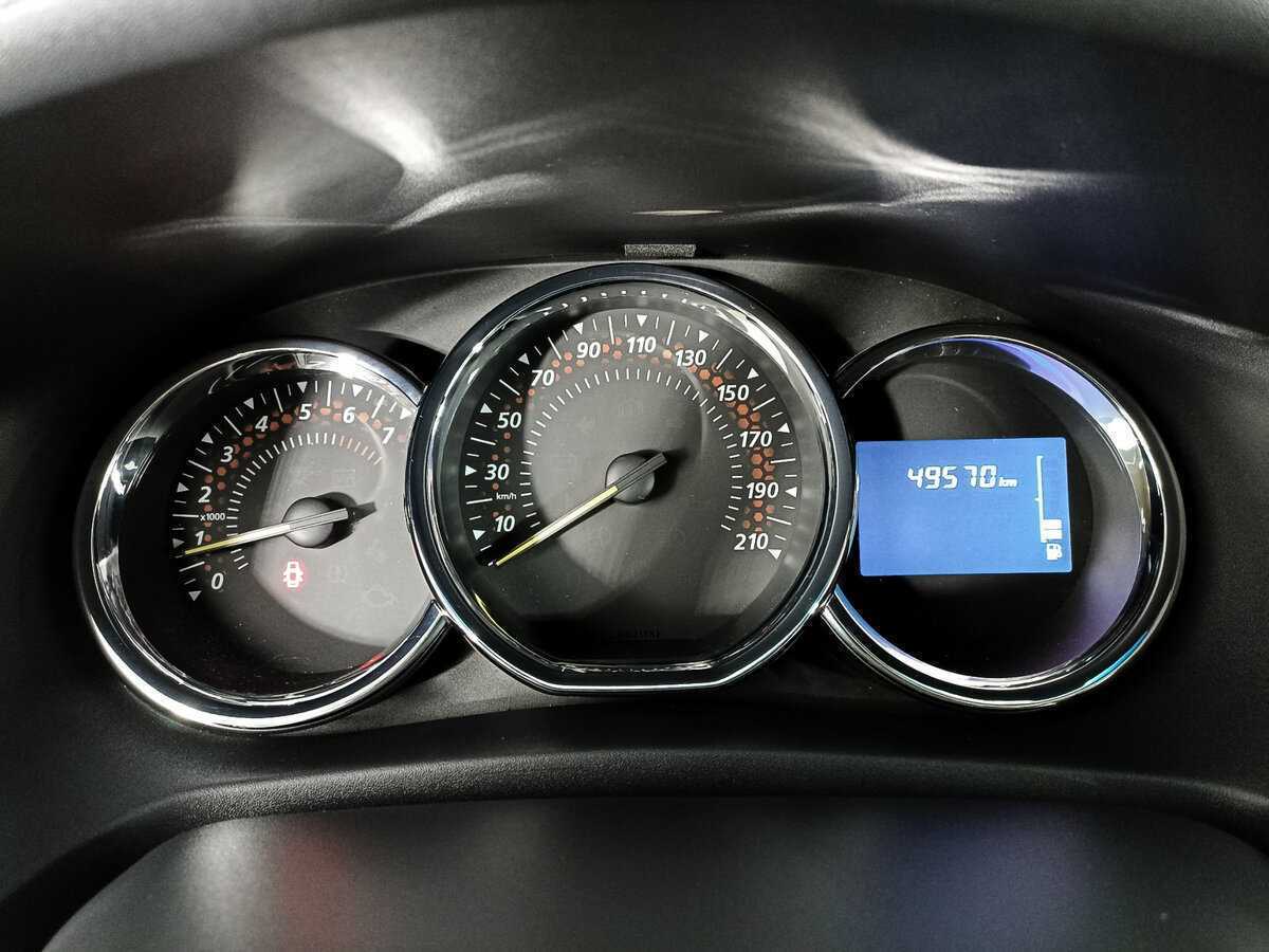 Б/У Рено Сандеро 2017 года. Фото: #10