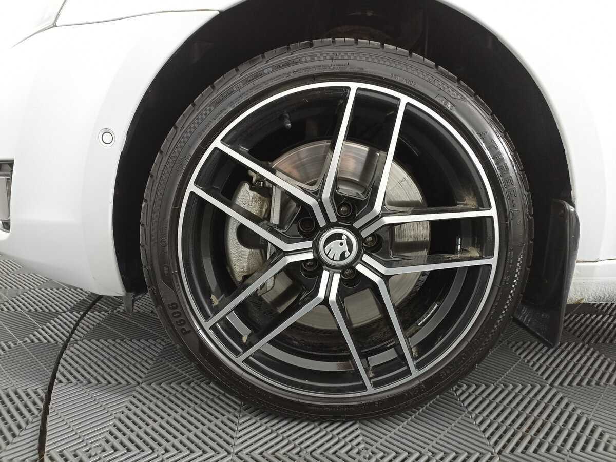 Б/У Шкода Октавия 2015 года. Фото: #17