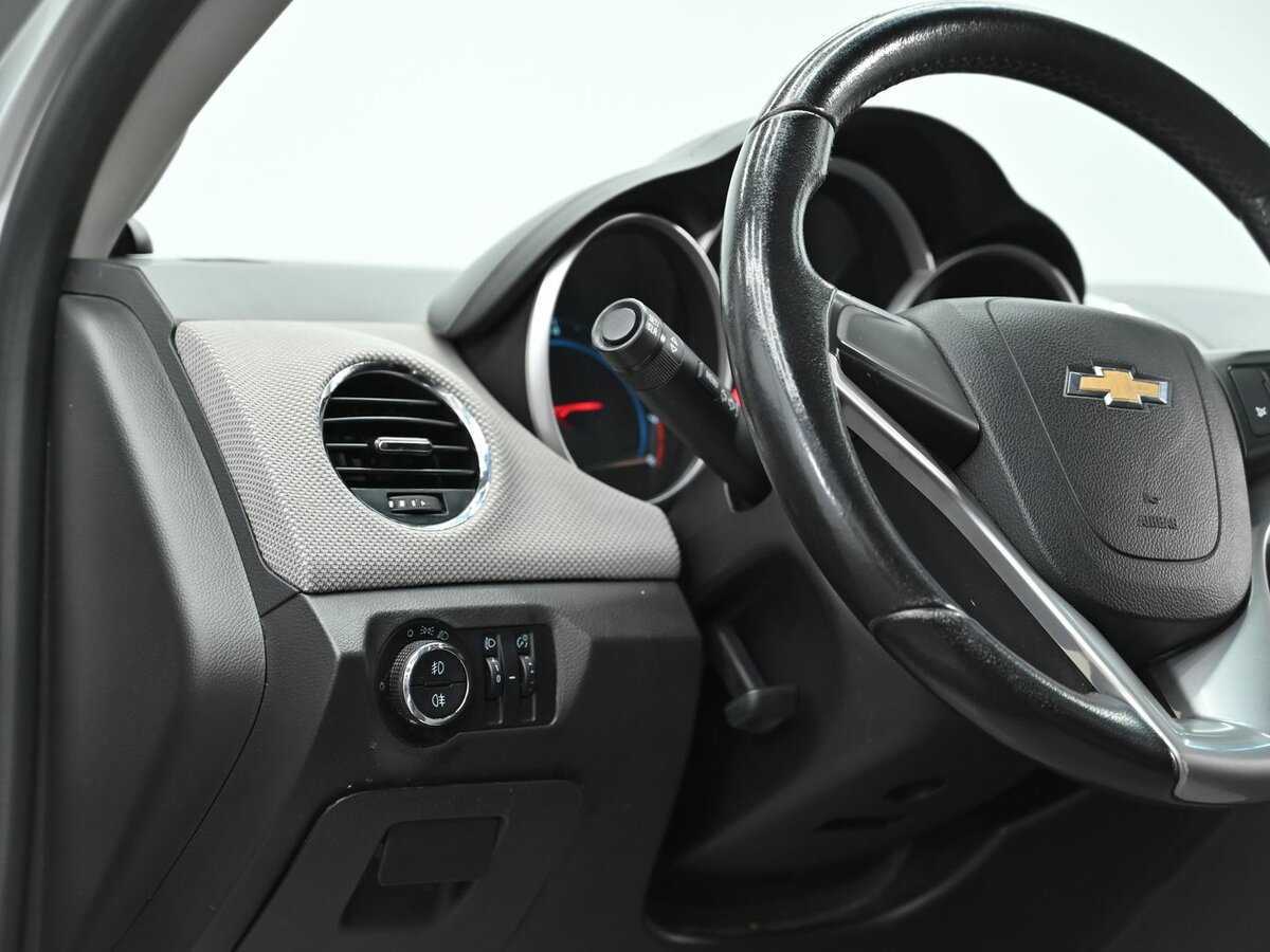 Б/У Шевроле Круз 2013 года. Фото: #7