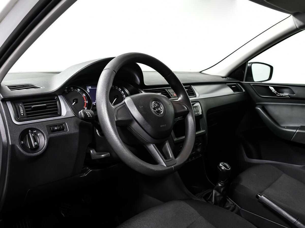 Б/У Шкода Рапид 2017 года. Фото: #9