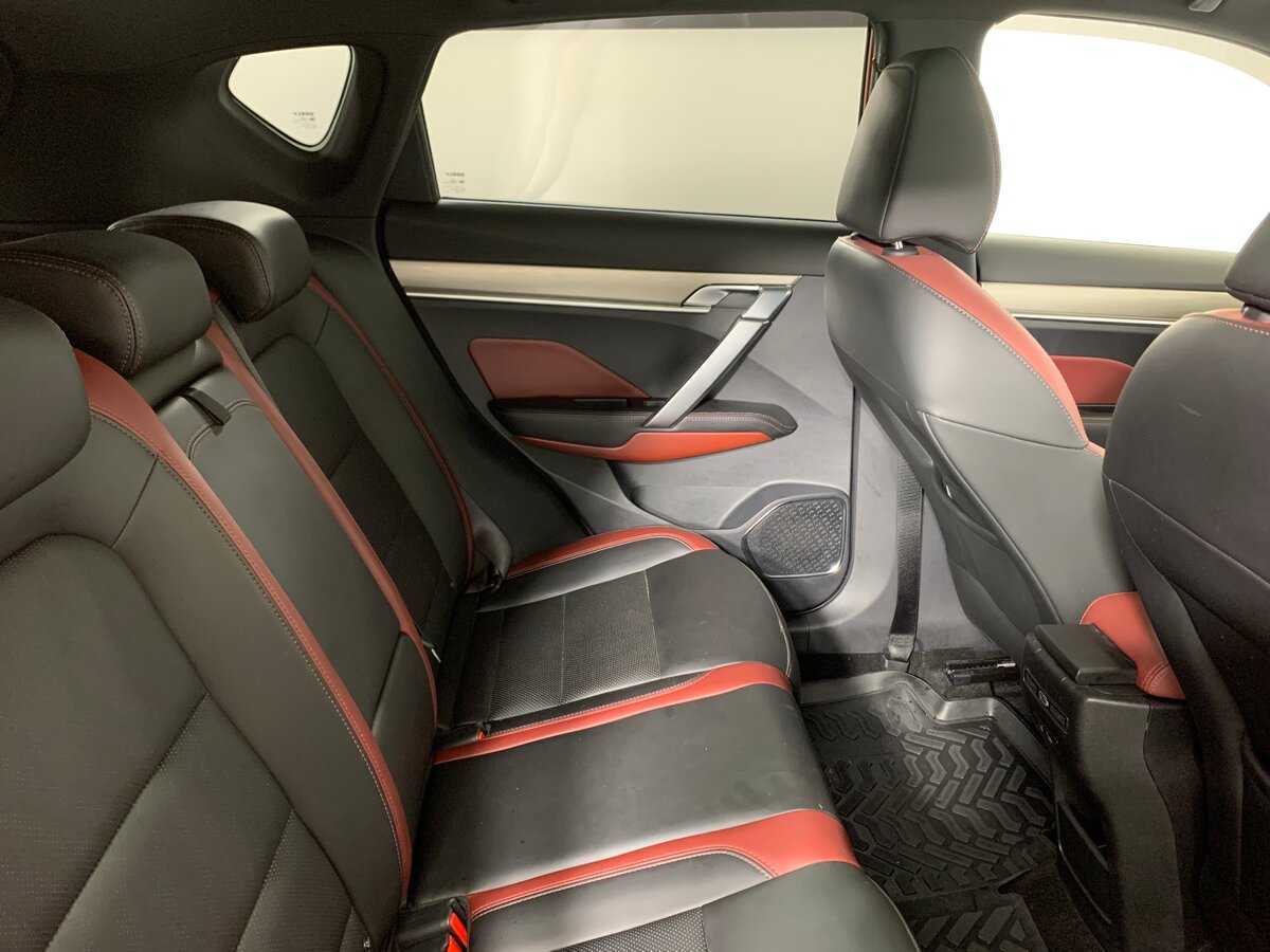 Б/У Джили Кулрэй 2020 года. Фото: #17