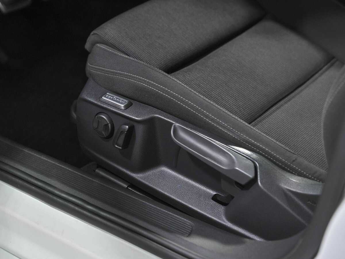 Б/У Фольксваген Пассат 2015 года. Фото: #14