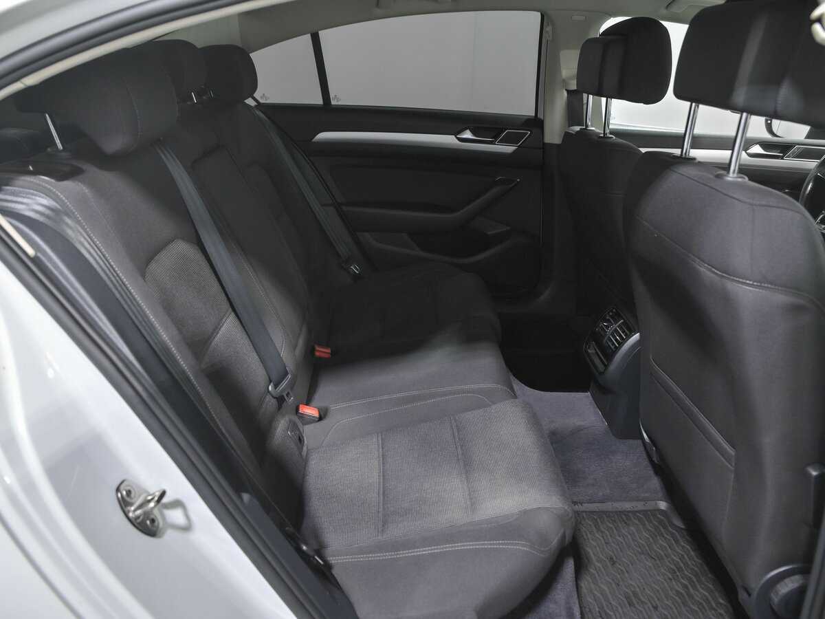 Б/У Фольксваген Пассат 2015 года. Фото: #15