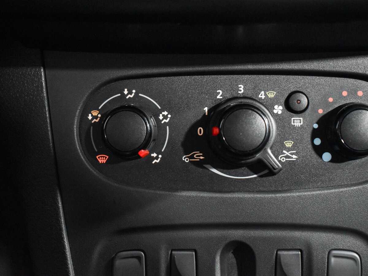 Б/У Рено Логан 2021 года. Фото: #16