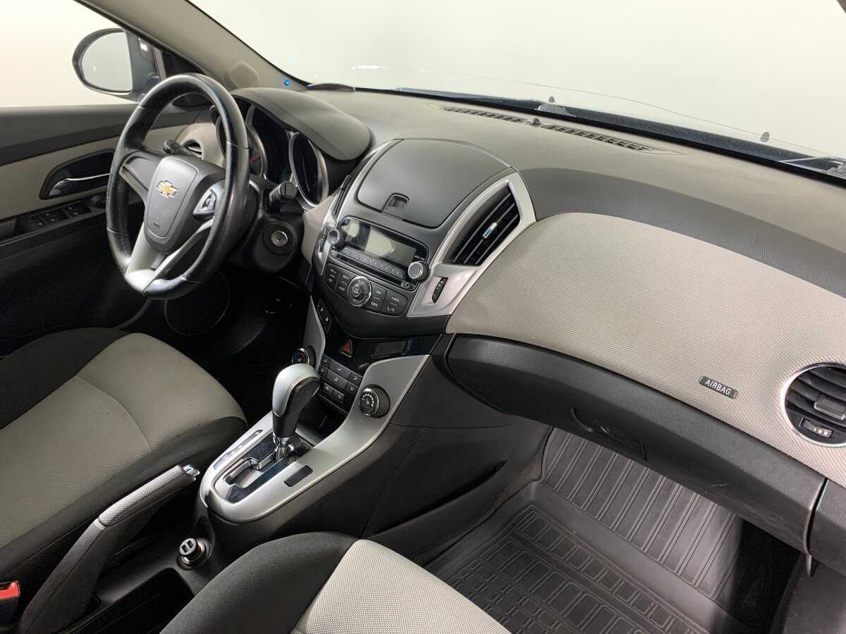 Б/У Шевроле Круз 2013 года. Фото: #13