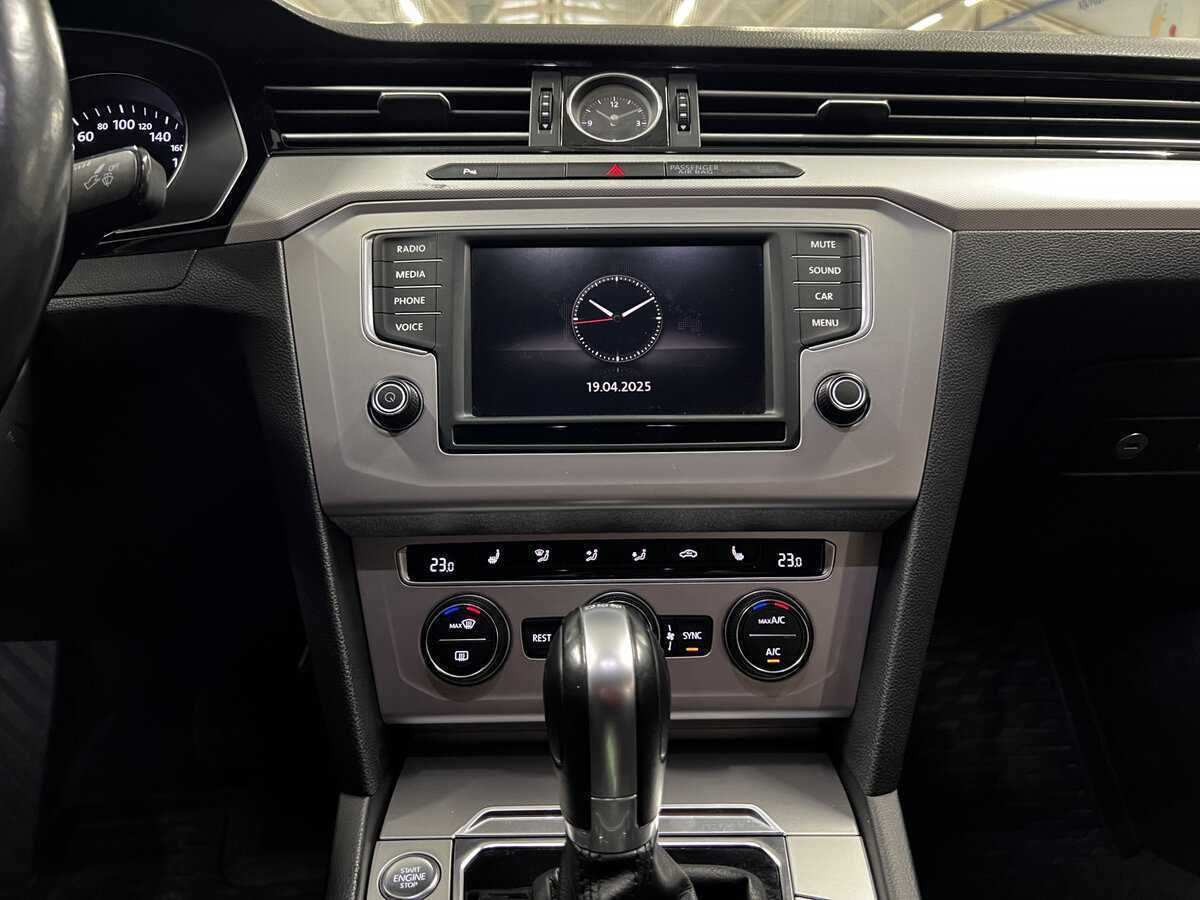 Б/У Фольксваген Пассат 2016 года. Фото: #14