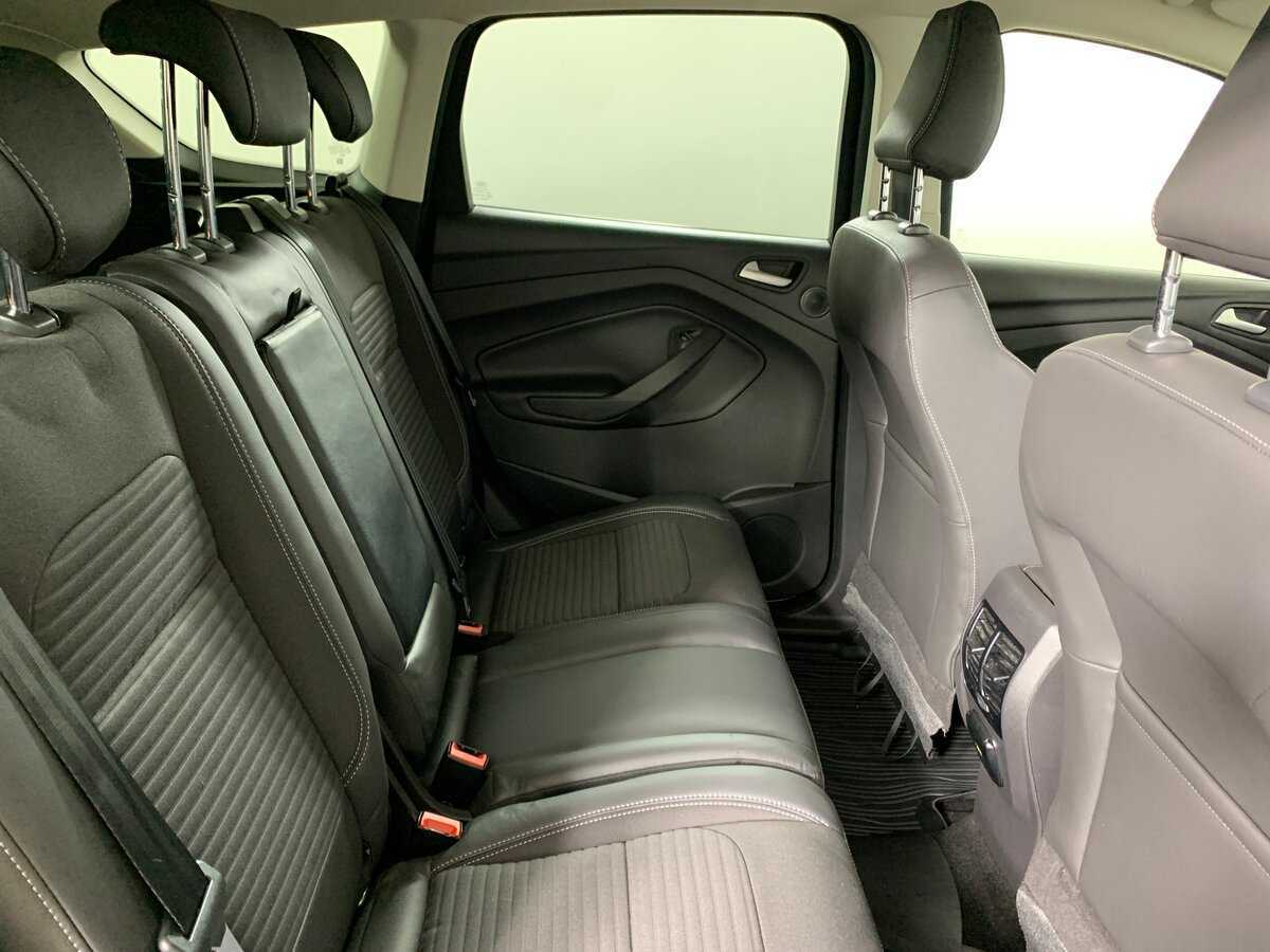 Б/У Форд Куга 2017 года. Фото: #17