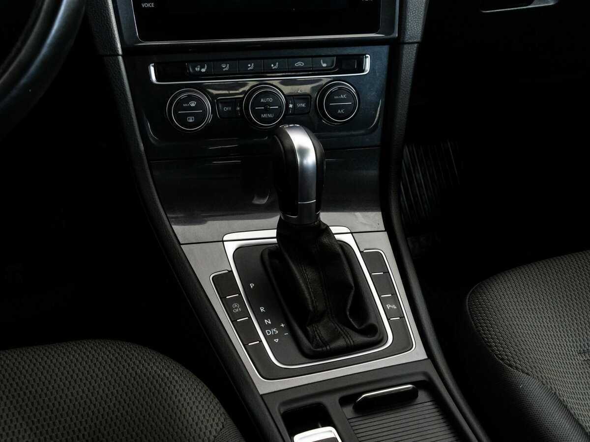 Б/У Фольксваген Гольф 2018 года. Фото: #11