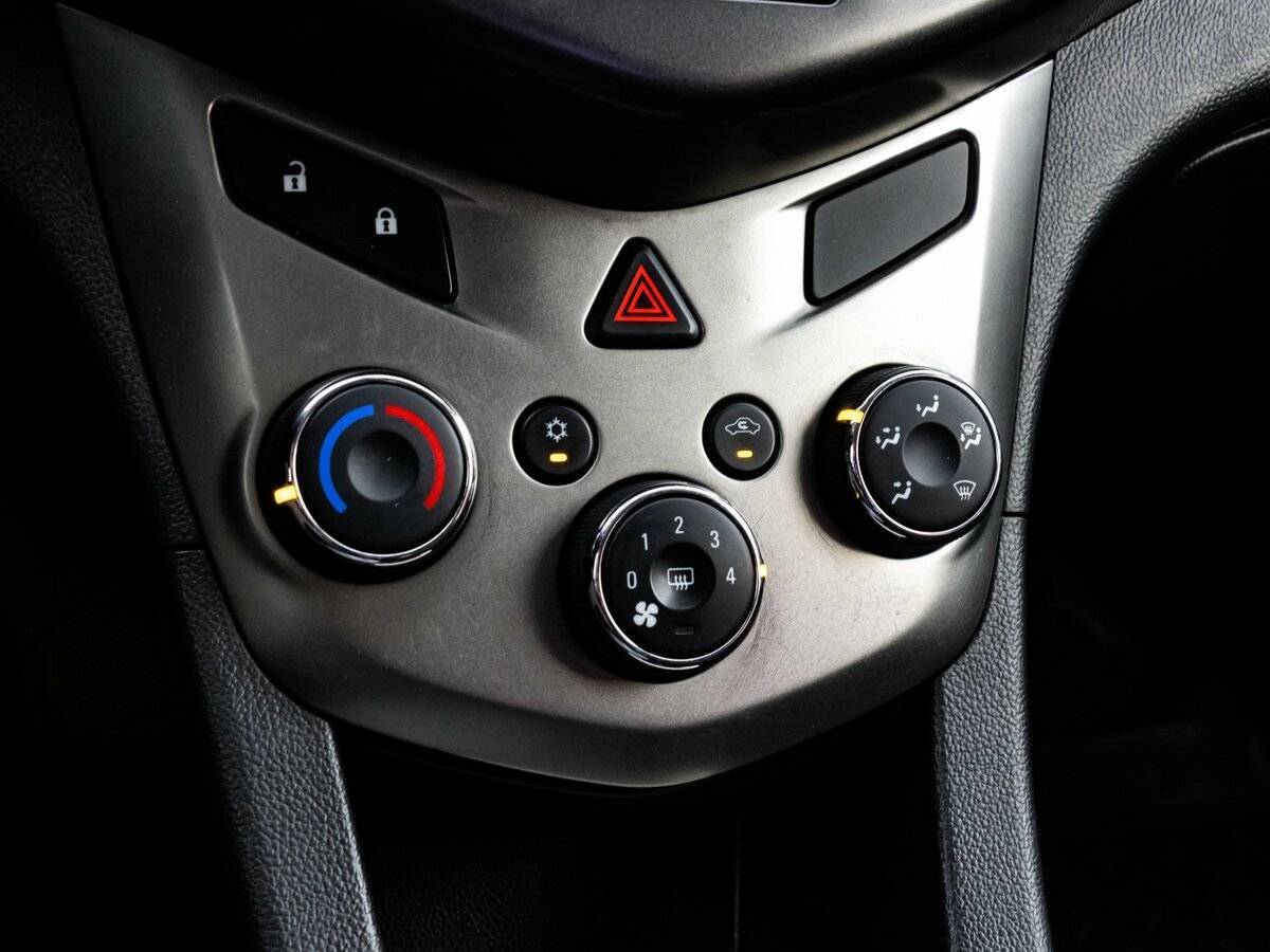 Б/У Шевроле Авео 2015 года. Фото: #10