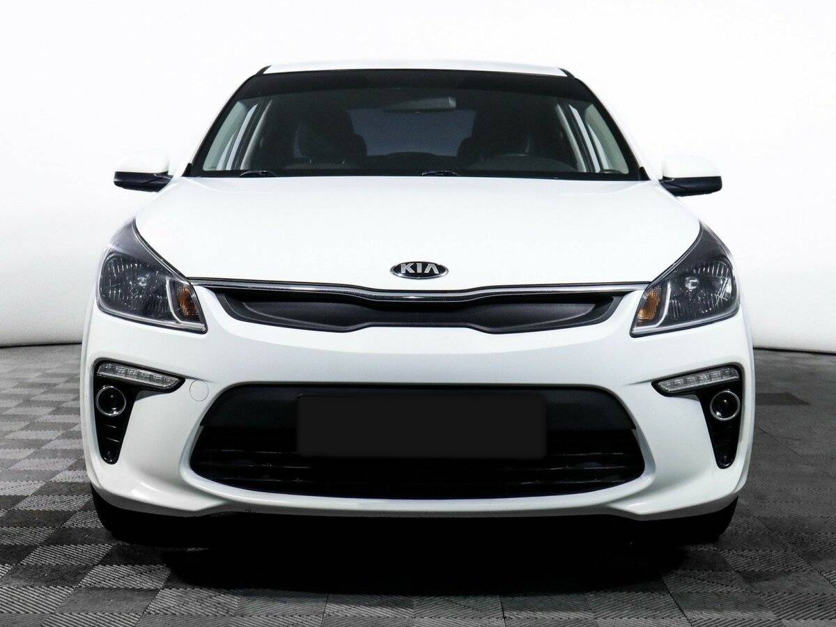 Б/У Киа Рио 2017 года. Фото: #1