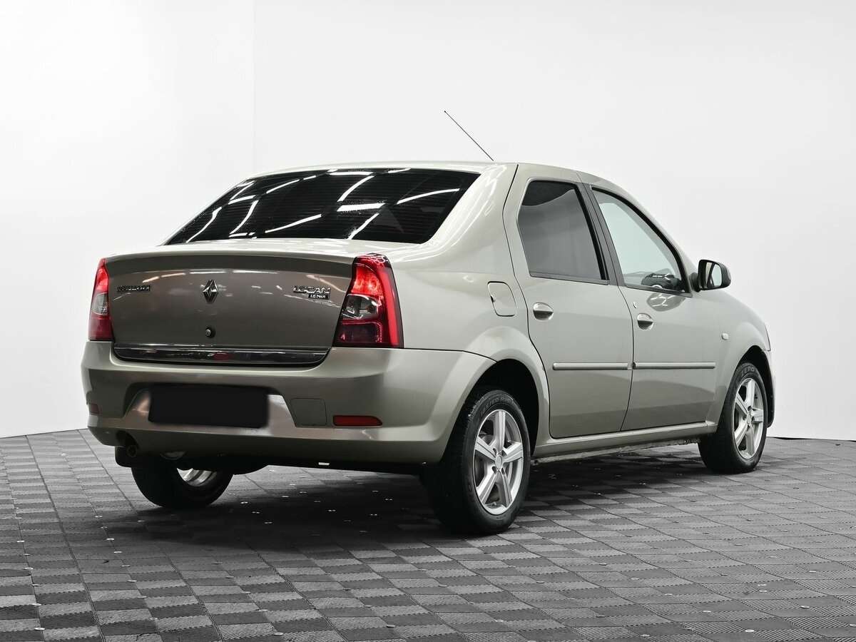 Б/У Рено Логан 2013 года. Фото: #3