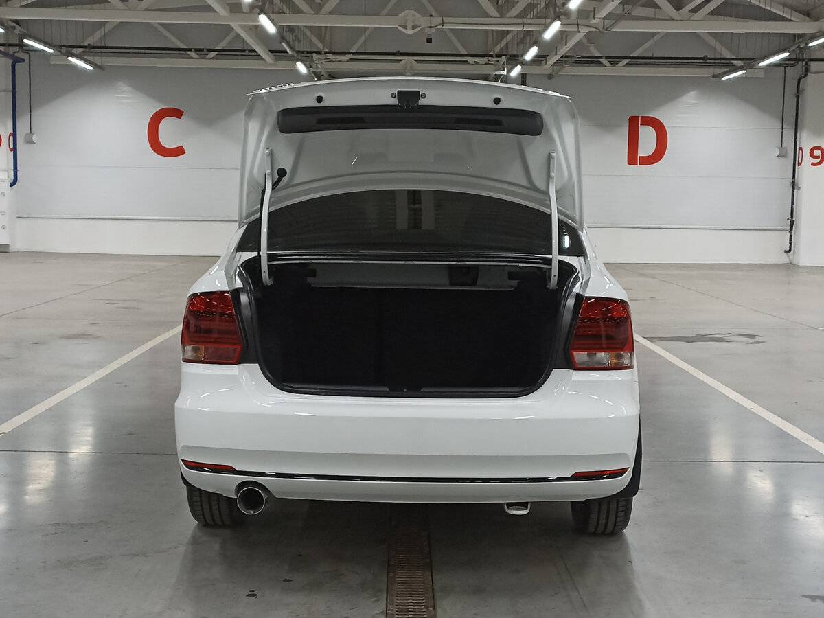 Б/У Фольксваген Поло 2016 года. Фото: #9