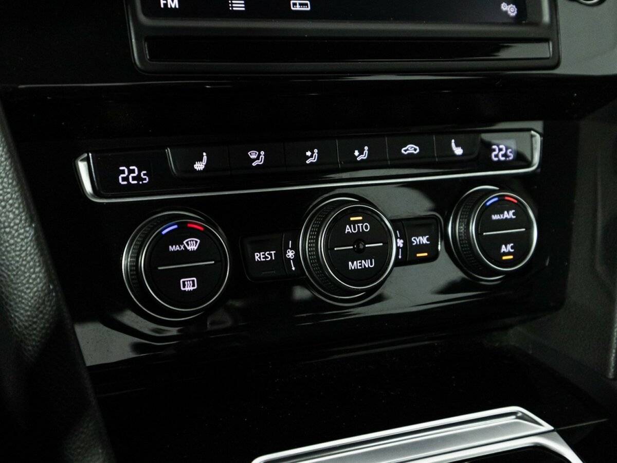 Б/У Фольксваген Пассат 2017 года. Фото: #19