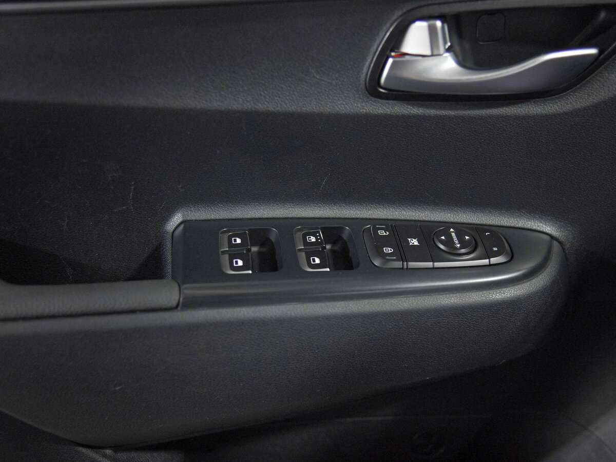 Б/У Киа Рио 2018 года. Фото: #12