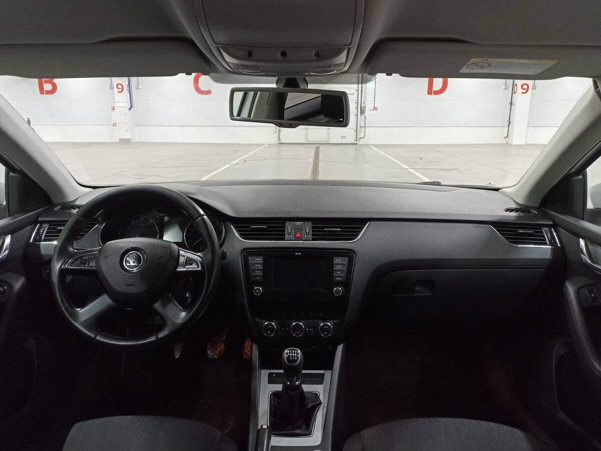 Б/У Шкода Октавия 2013 года. Фото: #13