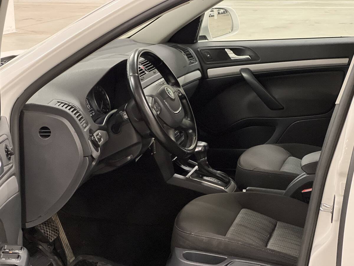 Б/У Шкода Октавия 2012 года. Фото: #10