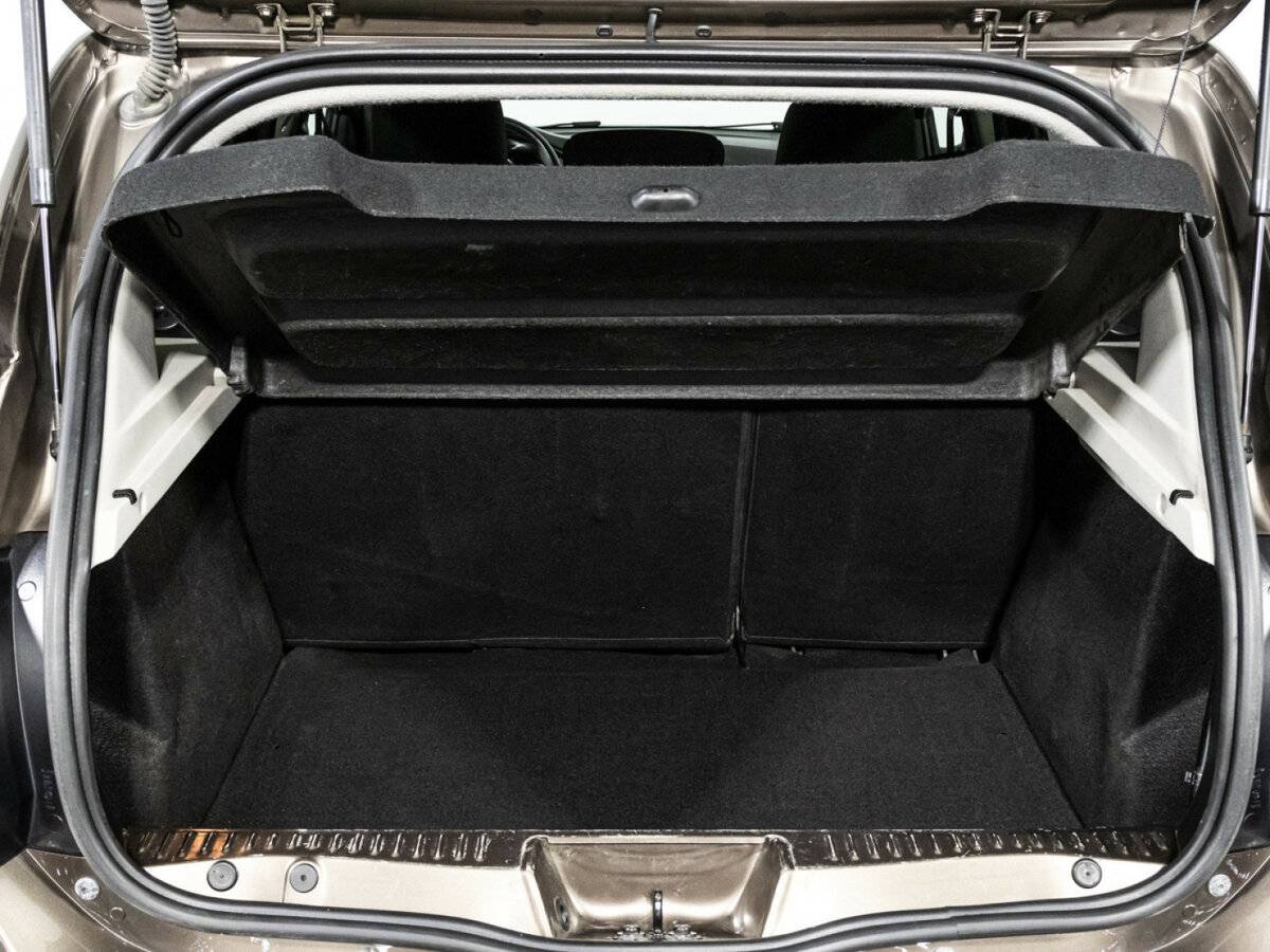 Б/У Рено Сандеро 2019 года. Фото: #30