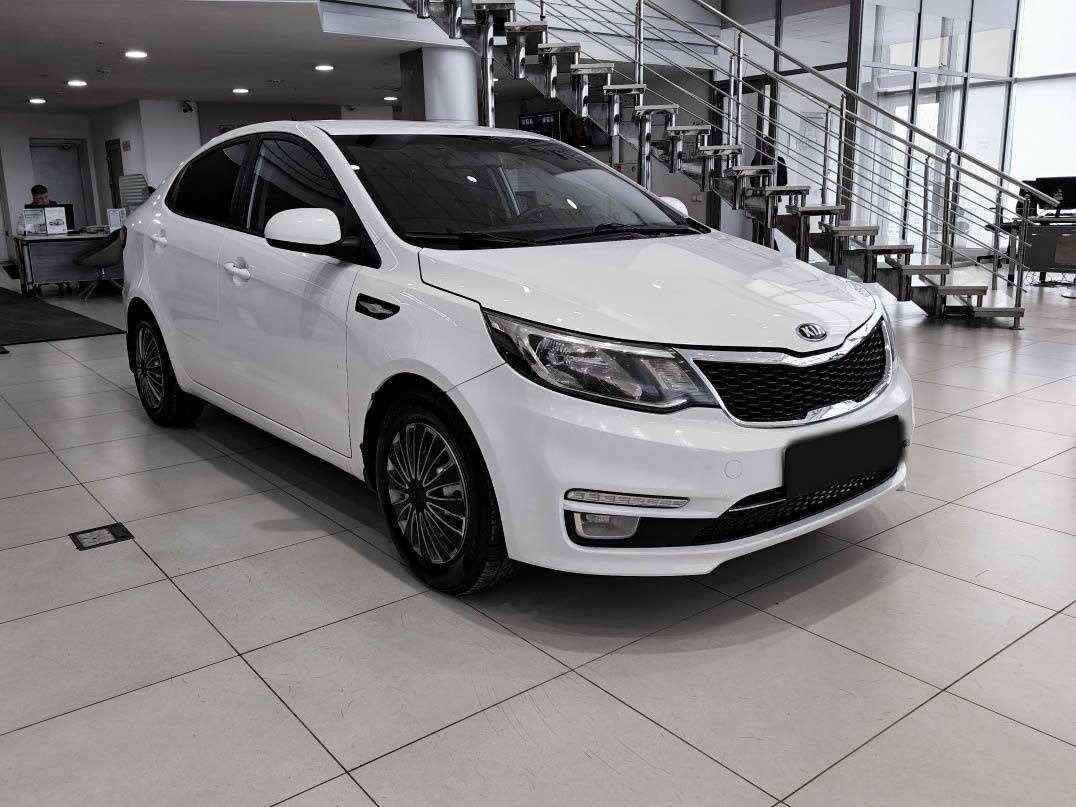 Б/У Киа Рио 2016 года. Фото: #2