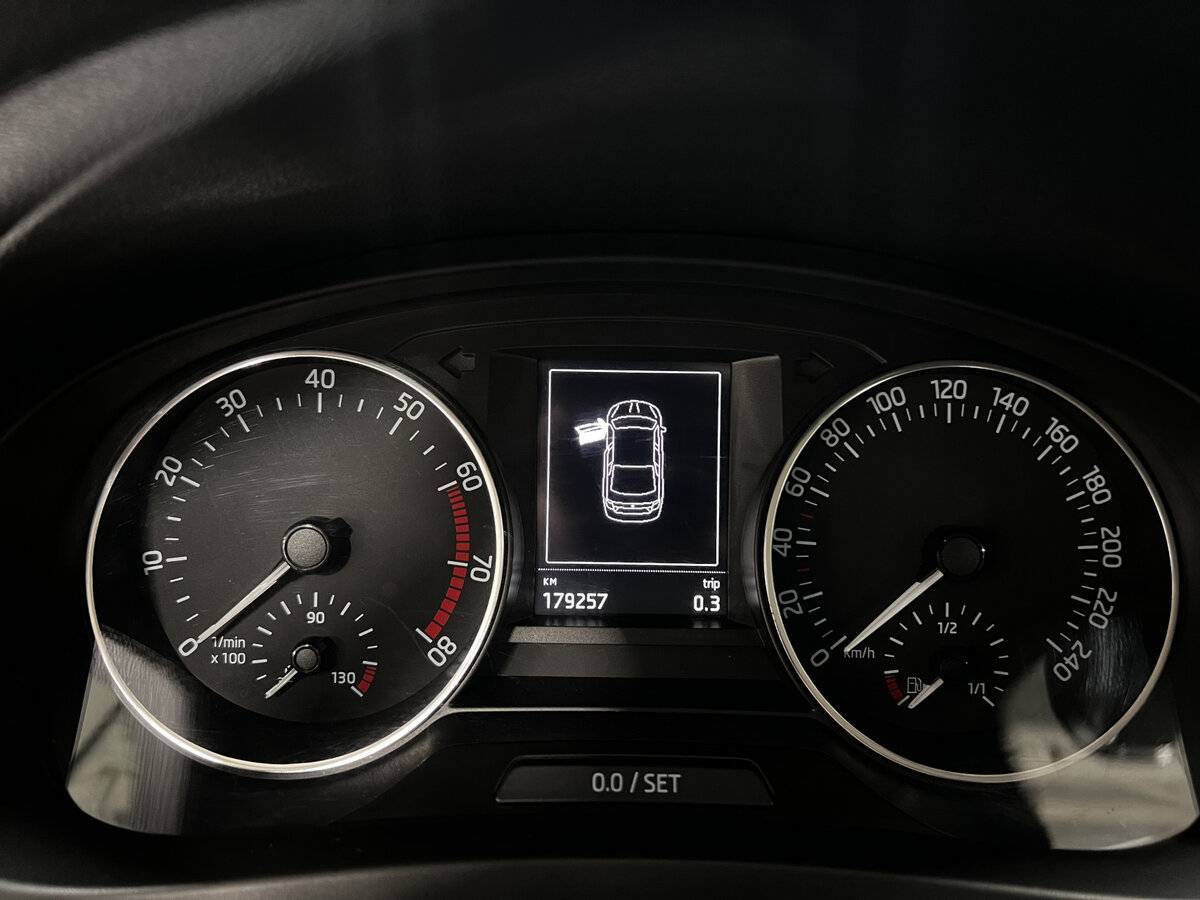 Б/У Шкода Рапид 2016 года. Фото: #12