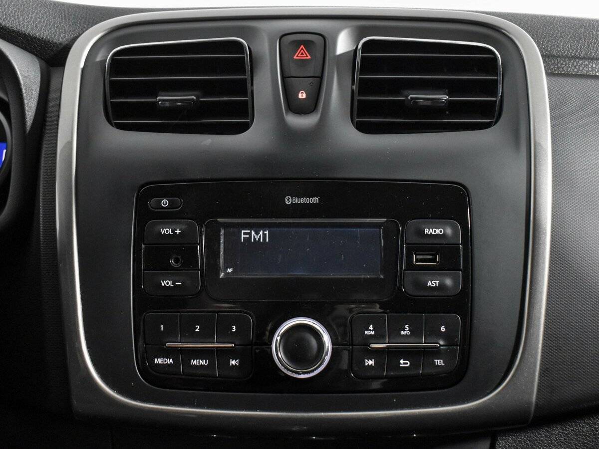 Б/У Рено Сандеро 2017 года. Фото: #15