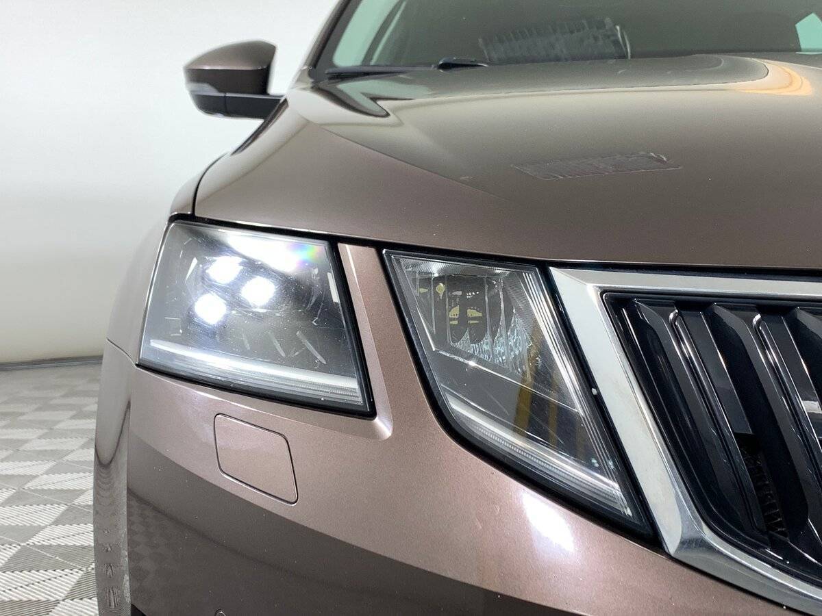 Б/У Шкода Октавия 2018 года. Фото: #8