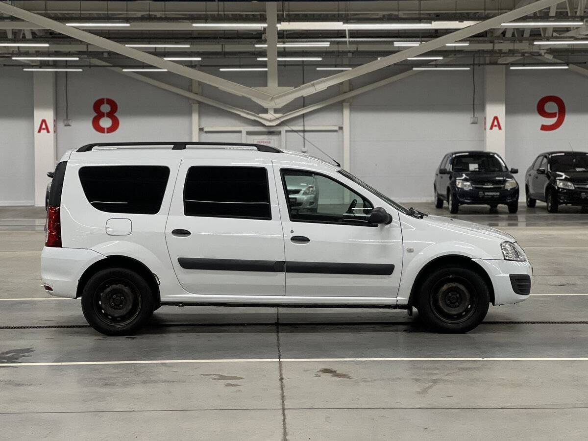 Б/У Лада (ВАЗ) Ларгус 2017 года. Фото: #3