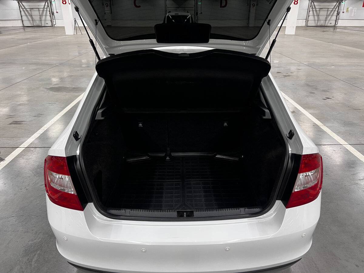 Б/У Шкода Рапид 2016 года. Фото: #9