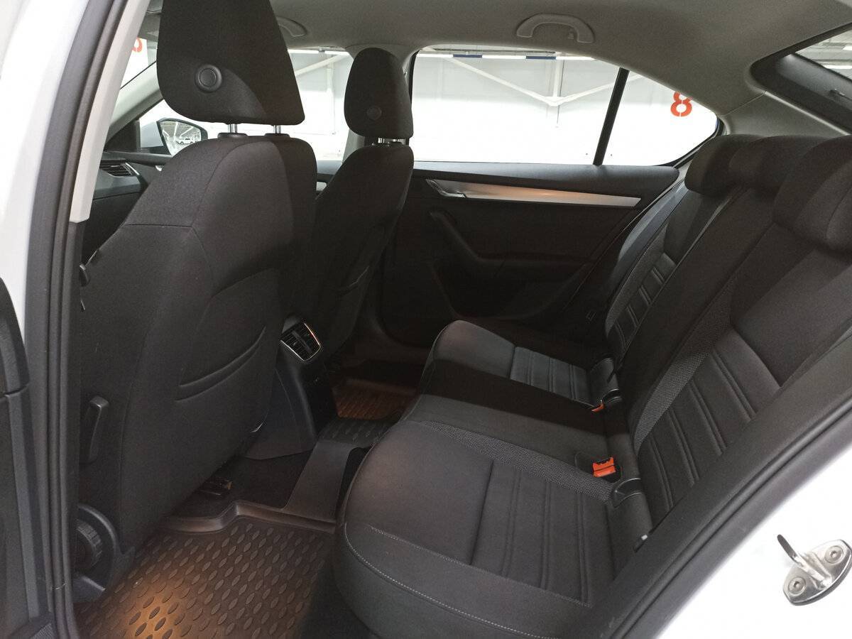 Б/У Шкода Октавия 2019 года. Фото: #11