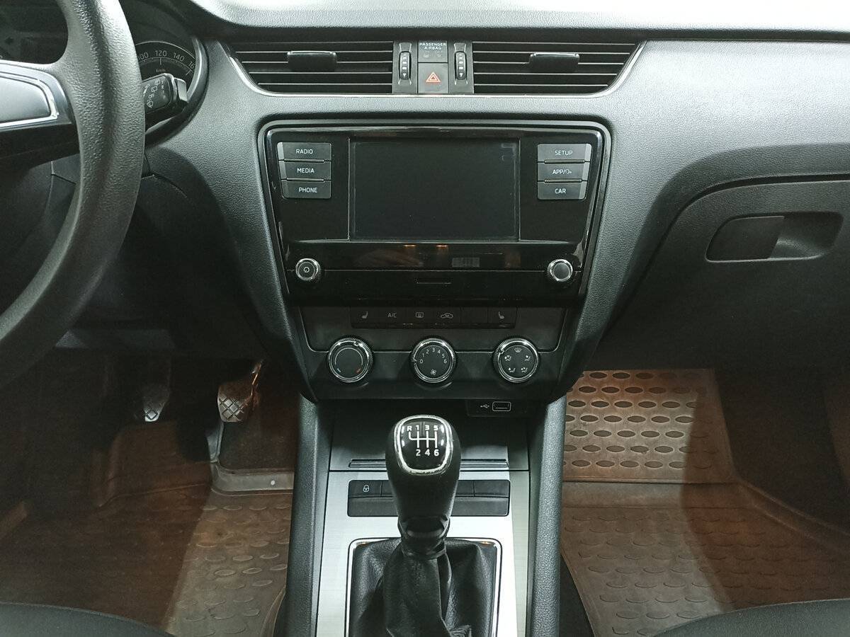 Б/У Шкода Октавия 2019 года. Фото: #14