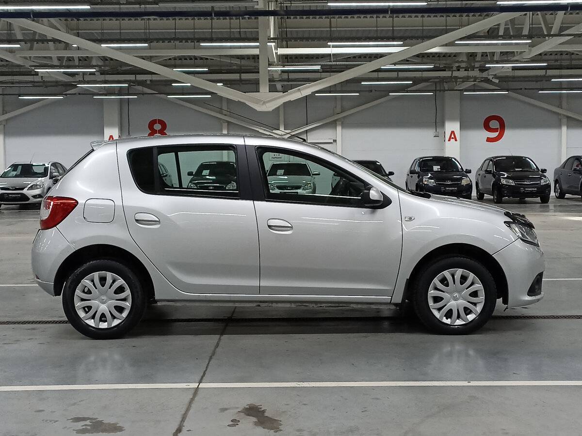 Б/У Рено Сандеро 2017 года. Фото: #3