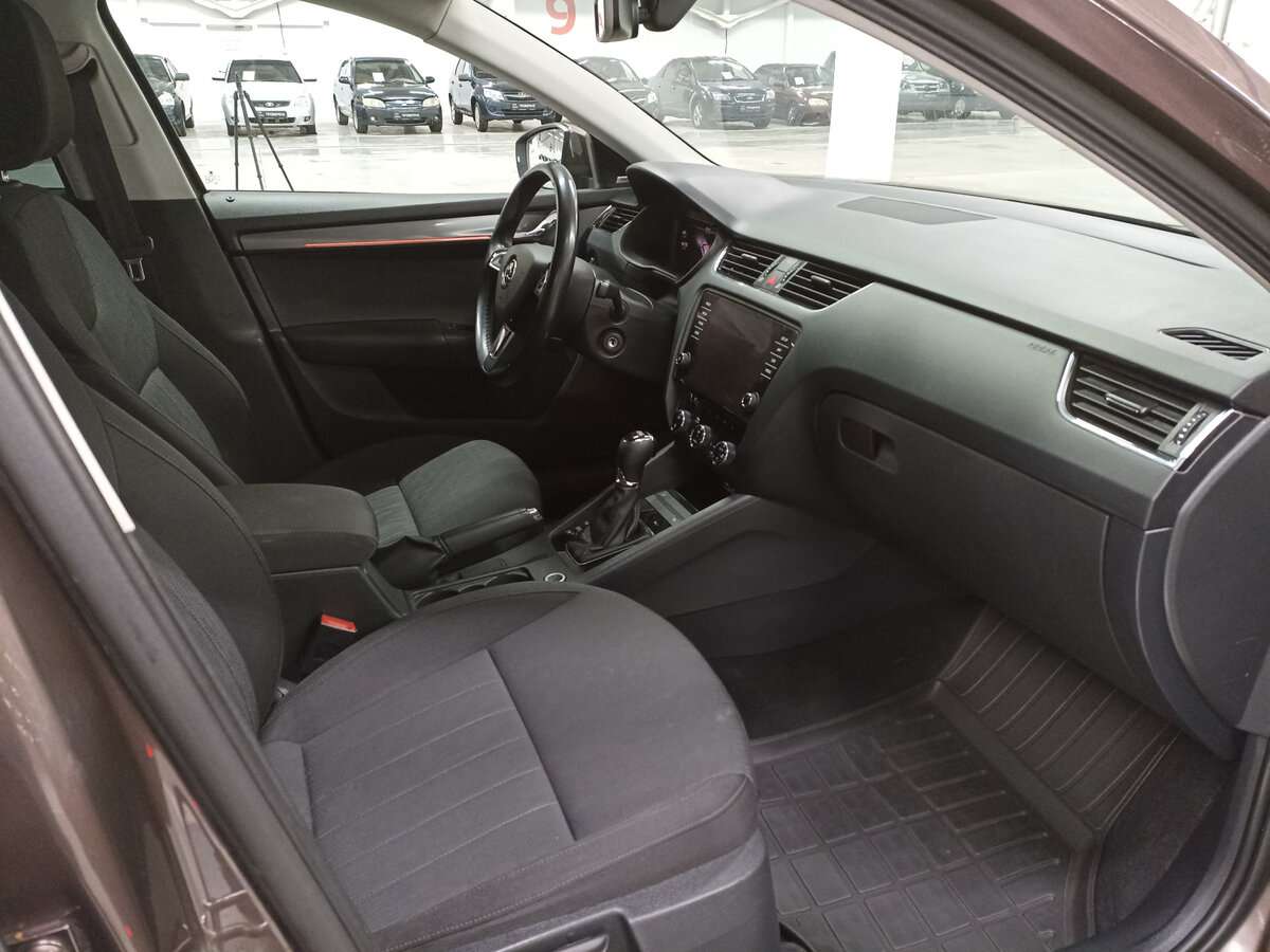 Б/У Шкода Октавия 2018 года. Фото: #10