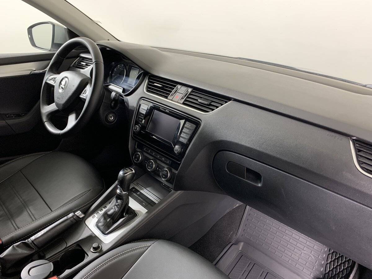 Б/У Шкода Октавия 2013 года. Фото: #12