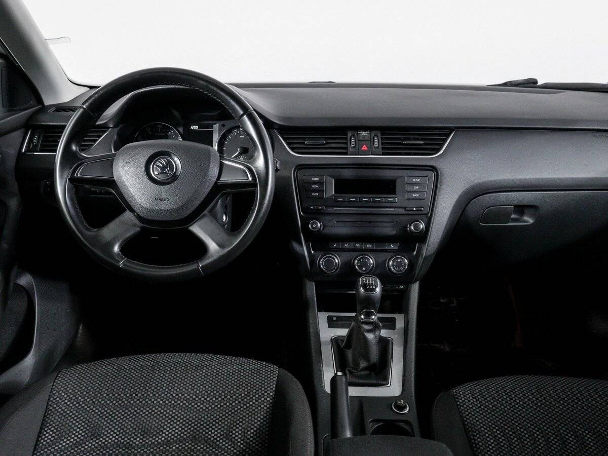 Б/У Шкода Октавия 2014 года. Фото: #11