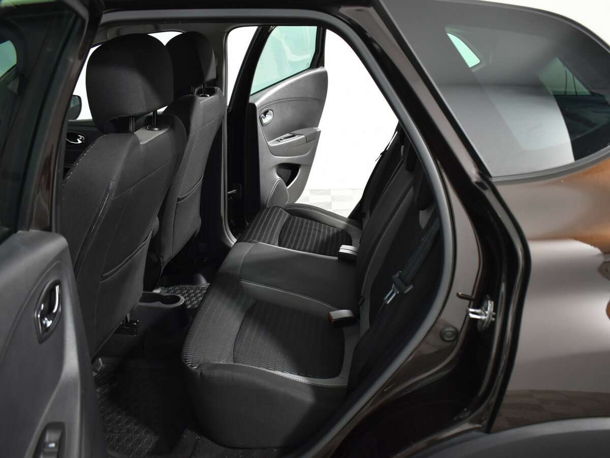 Б/У Рено Каптюр 2017 года. Фото: #11